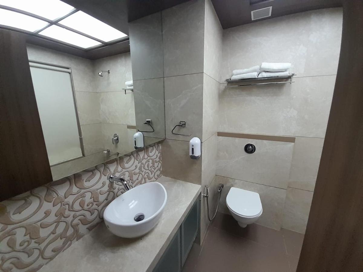 Hotel Mathoshree Thane Esterno foto