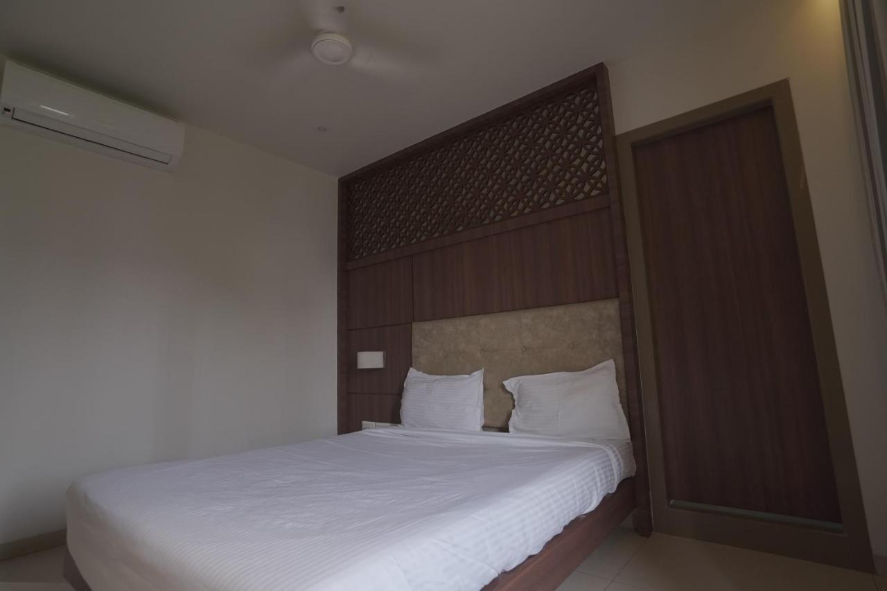 Hotel Mathoshree Thane Esterno foto