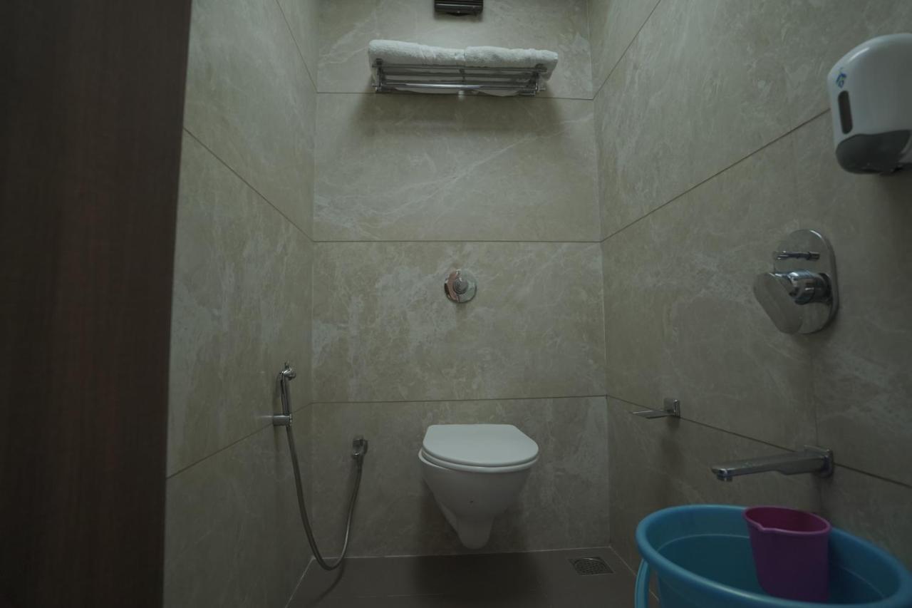 Hotel Mathoshree Thane Esterno foto