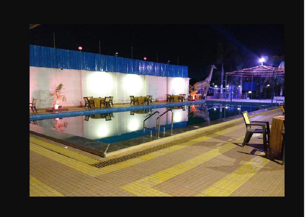 Hotel Mathoshree Thane Esterno foto